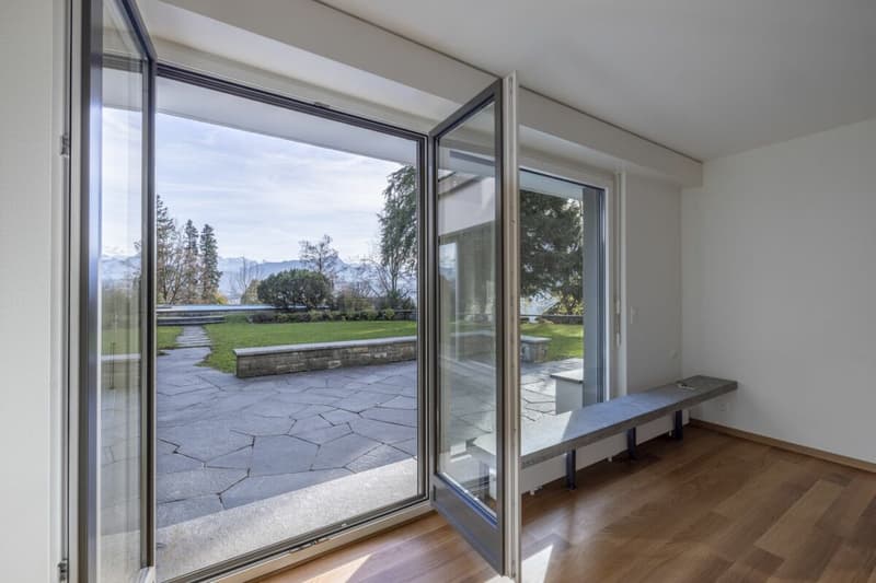 Privileged garden apartment with pool (2)