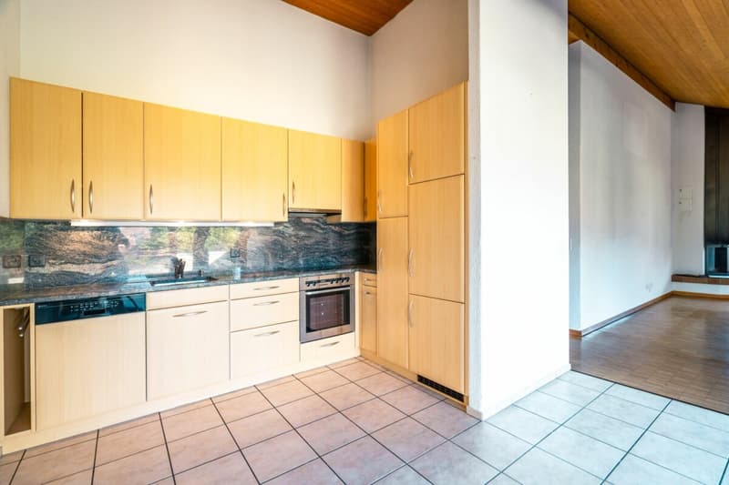 Charming attic apartment with development potential (3)