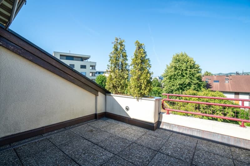 Charming attic apartment with development potential (6)