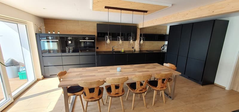 Ampio appartamento di 6,5 locali con terrazza a Bévilard (13)