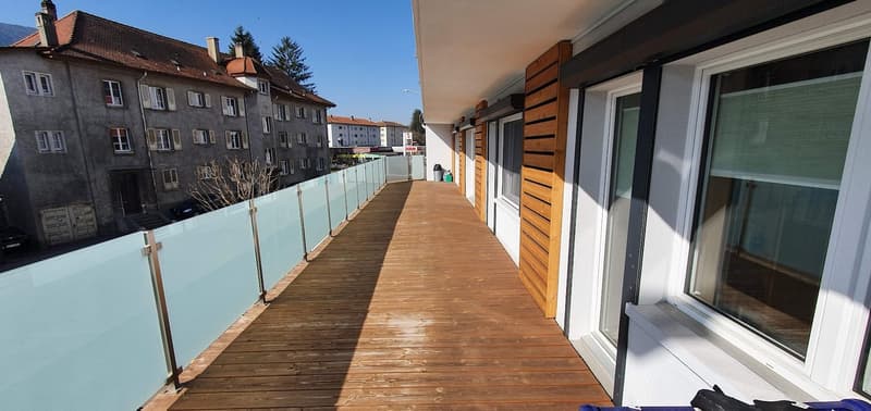 Ampio appartamento di 6,5 locali con terrazza a Bévilard (1)