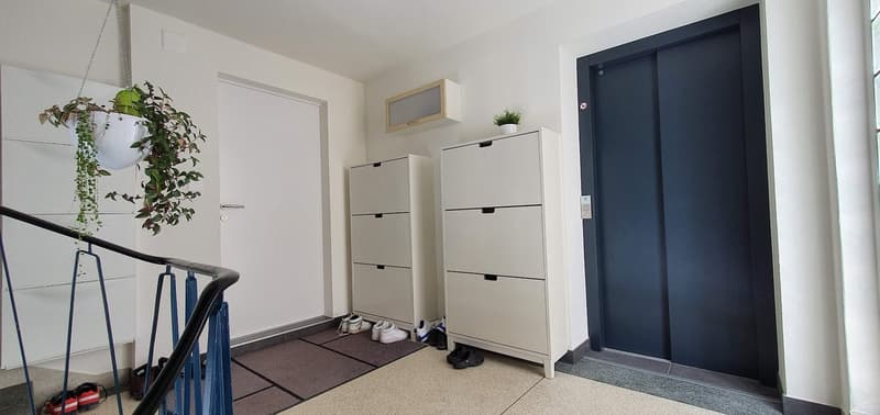 Ampio appartamento di 6,5 locali con terrazza a Bévilard (7)