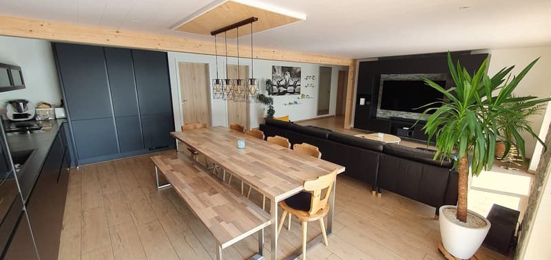 Ampio appartamento di 6,5 locali con terrazza a Bévilard (11)
