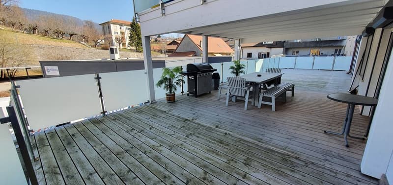 Ampio appartamento di 6,5 locali con terrazza a Bévilard (4)