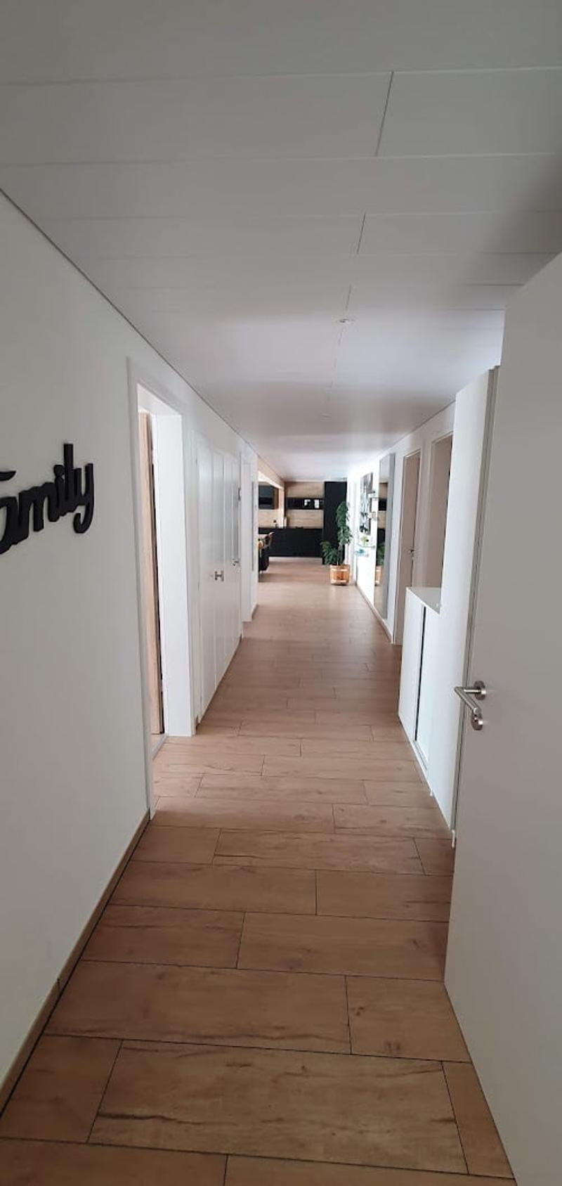 Ampio appartamento di 6,5 locali con terrazza a Bévilard (8)