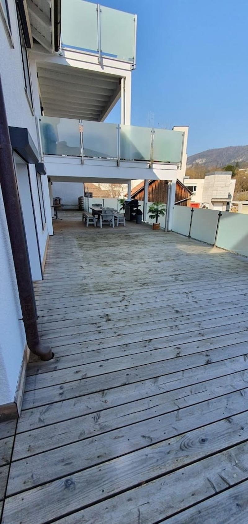 Ampio appartamento di 6,5 locali con terrazza a Bévilard (5)