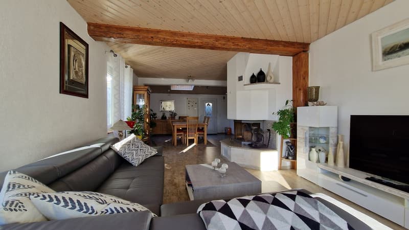 Price Reduction: Single-family house in Moutier with veranda and large garage (22)
