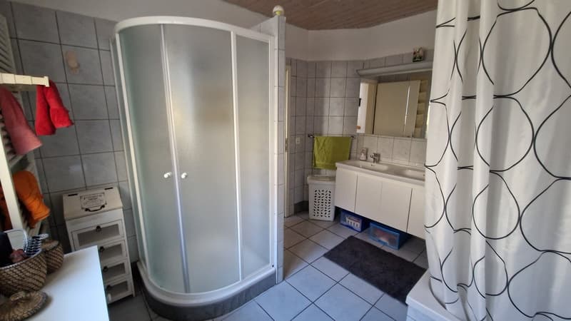 Price Reduction: Single-family house in Moutier with veranda and large garage (27)
