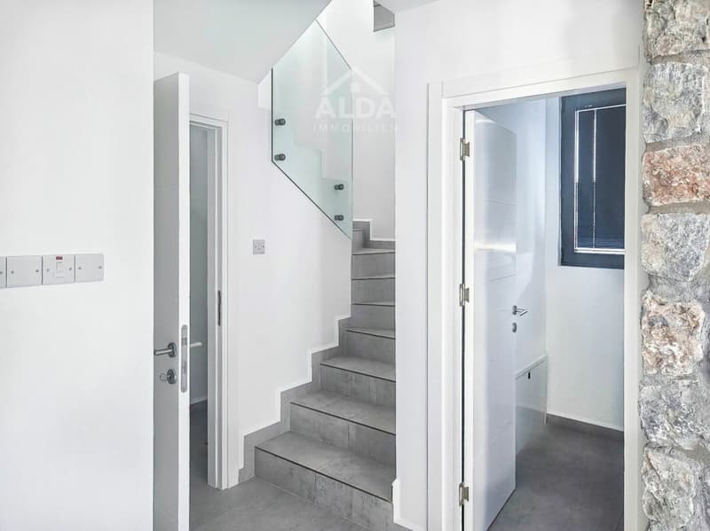 Luxueux méditerranéen avec vue sur mer et piscine privée (14)