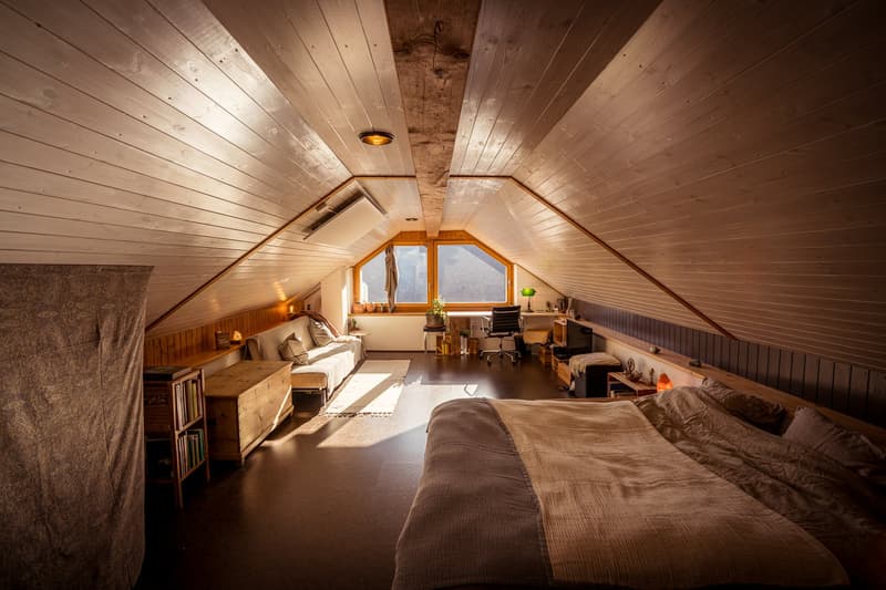 grosszügiges Schlafzimmer