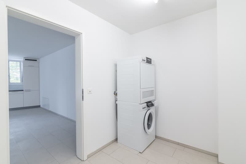 Appartement lumineux 2.5 pièces avec grand salon à Fahrweid (8)