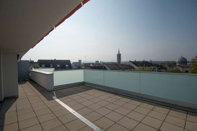 Sonnige Dachwohnung nahe Altstadt (2)