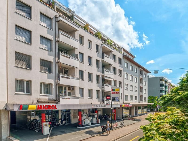 Charming 3.5-room apartment in a central location in Basel (1)