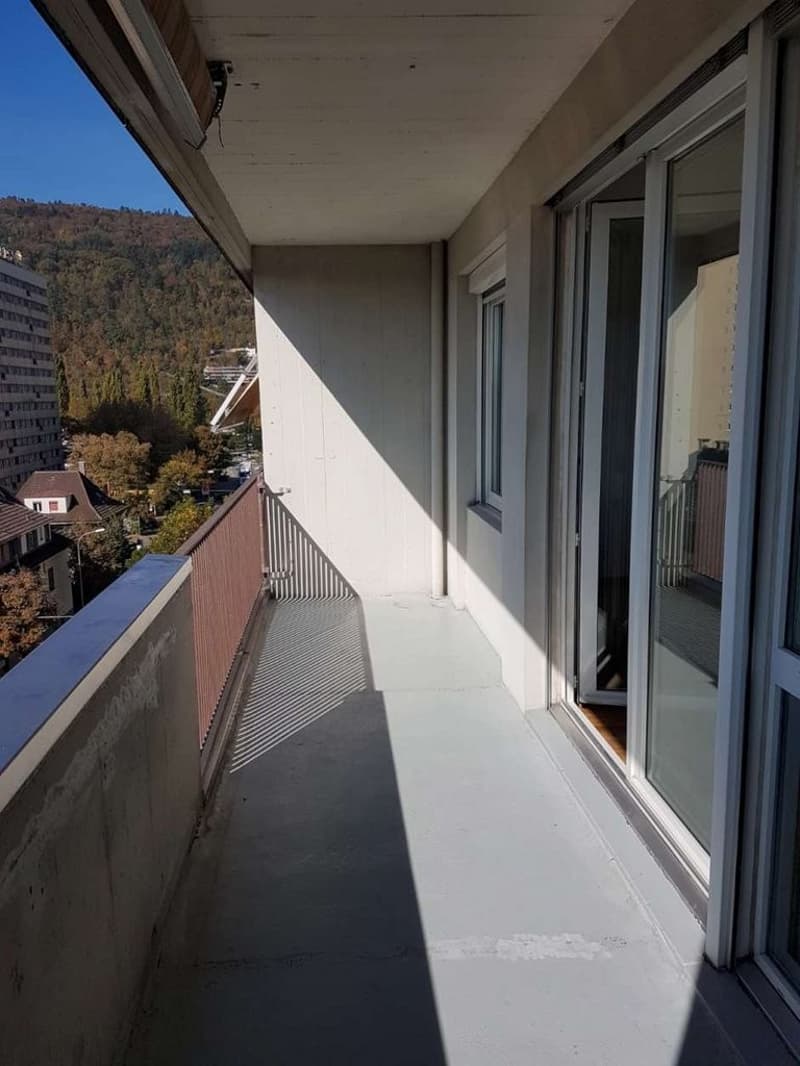 Situato centralmente e a pochi minuti a piedi dal lago (8)
