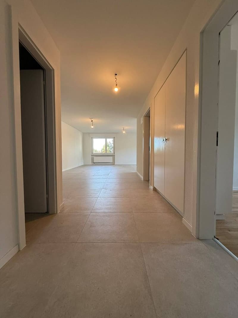Hall_2.jpg
