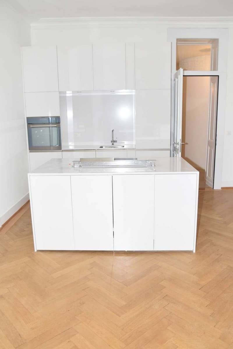 Cuisine design ouverte sur salle à manger