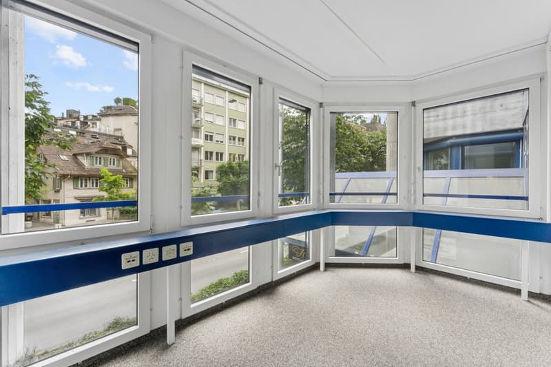 Versatile commercial and office spaces in a highly visible location (9)