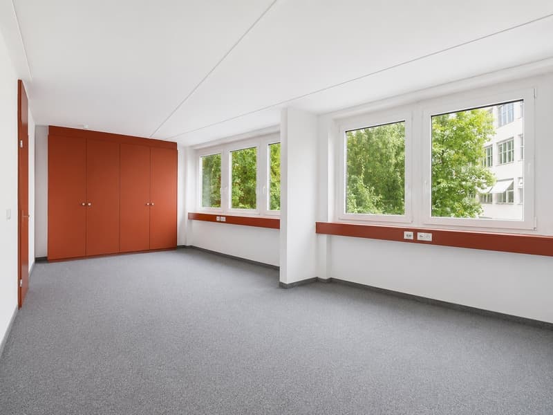 Flexible office spaces with development potential in a central location (4)