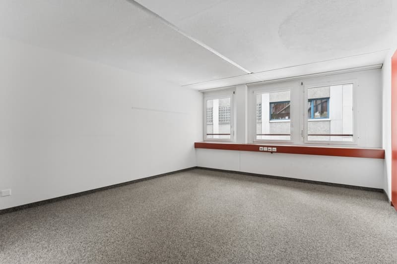 Flexible office spaces with development potential in a central location (9)