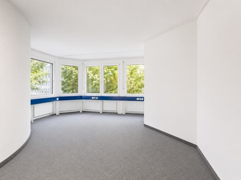 Flexible office spaces with development potential in a central location (1)