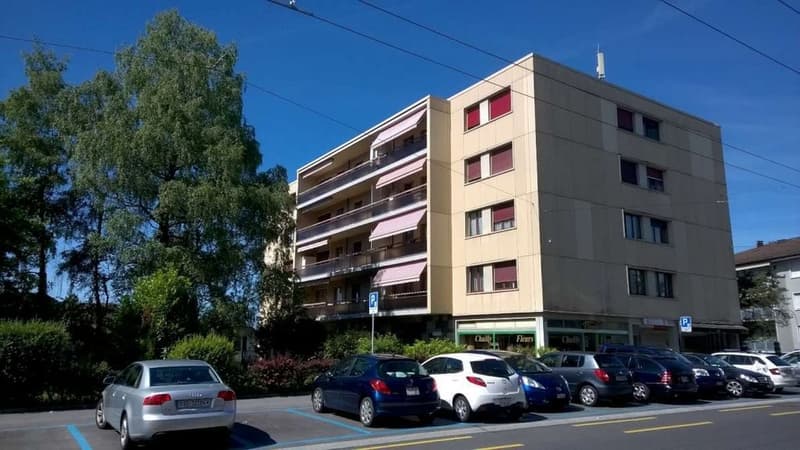Raro bene in affitto con vista eccezionale sul lago (8)