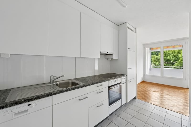 Comfortable living in a prime location (2)