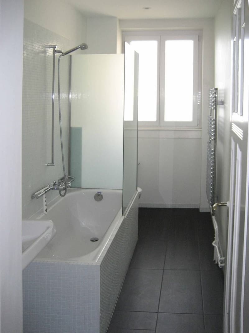 Well-maintained old building apartment in the popular St. Johanns quarter (8)