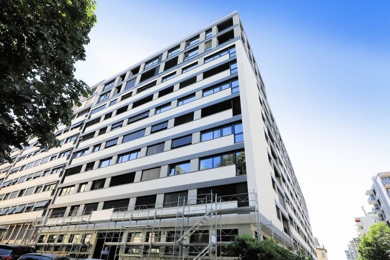Facade_1.JPG