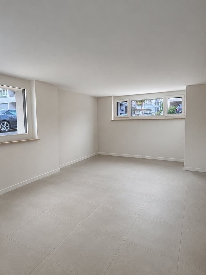 Modern Studio / Office in Central Location (2)