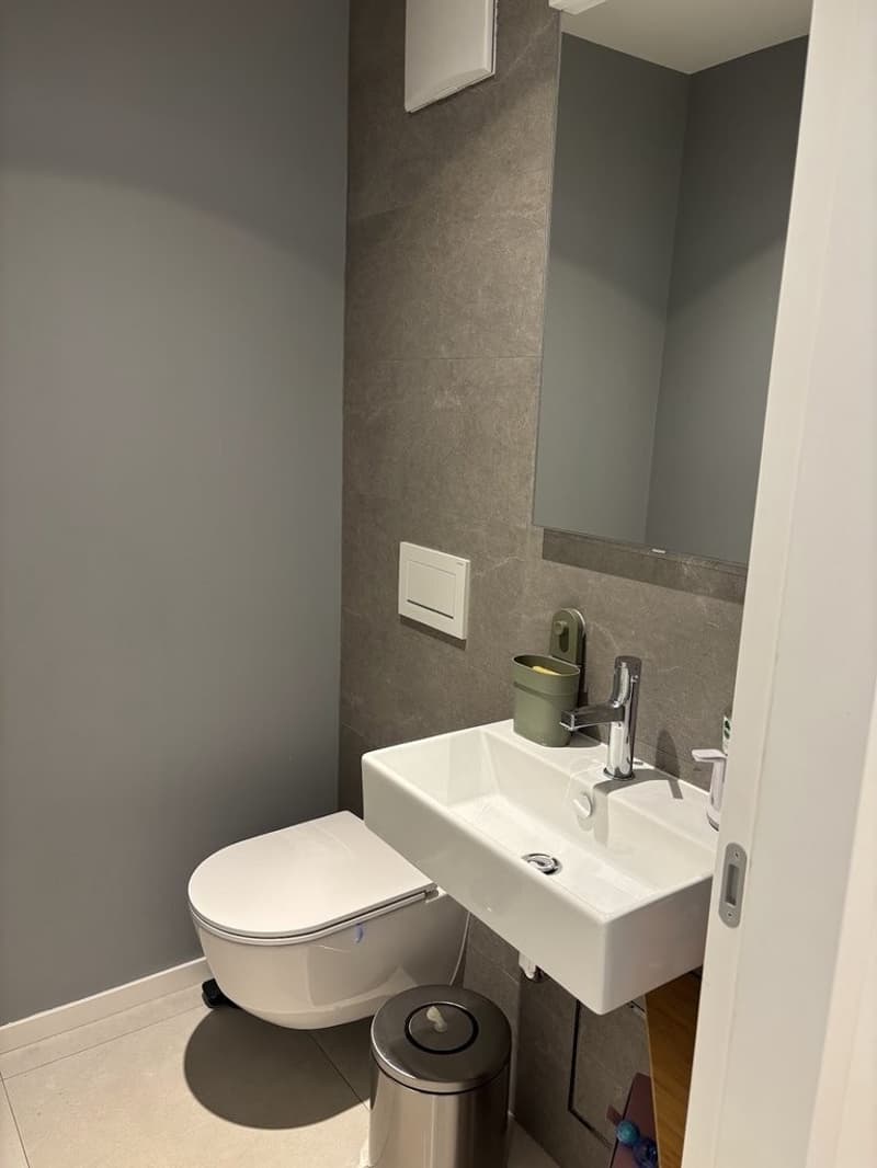 Modern Studio / Office in Central Location (6)