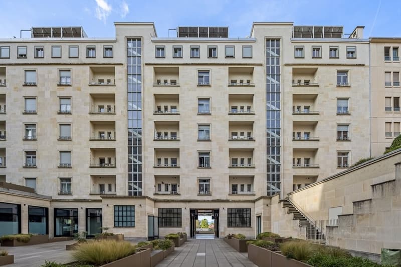 Indirizzo di prestigio in un edificio emblematico (2)