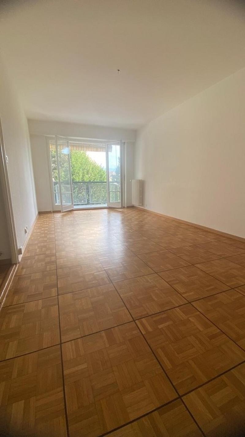 Hall.jpg