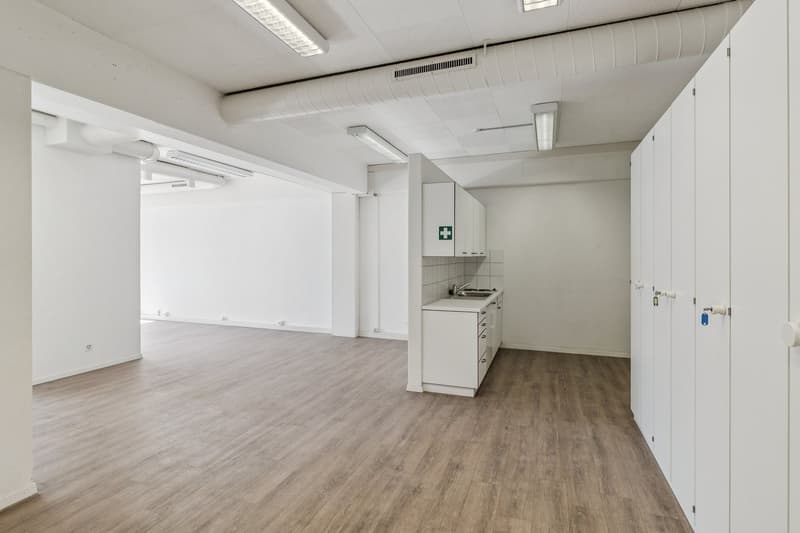 Occasion unique : Bâtiment commercial entier à louer avec flexibilité maximale (11)