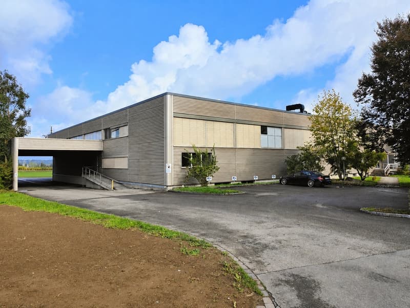 Occasion unique : Bâtiment commercial entier à louer avec flexibilité maximale (1)