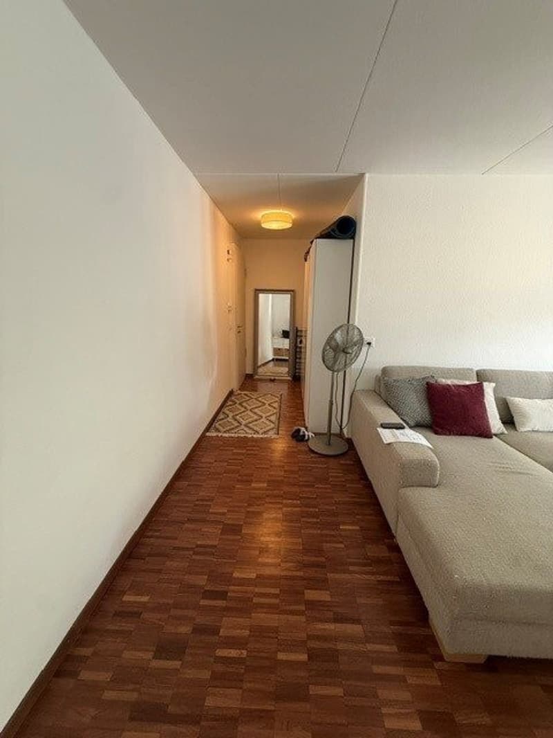 93050_-_hall_-.jpg