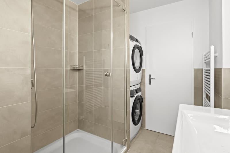 Badezimmer mit Dusche
