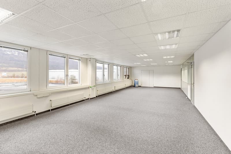 Seltene Kombination aus Büro und Lager an einem Standort (2)