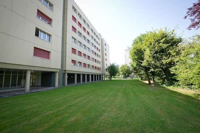 Beaumont - Immeuble avec piscine! (6)