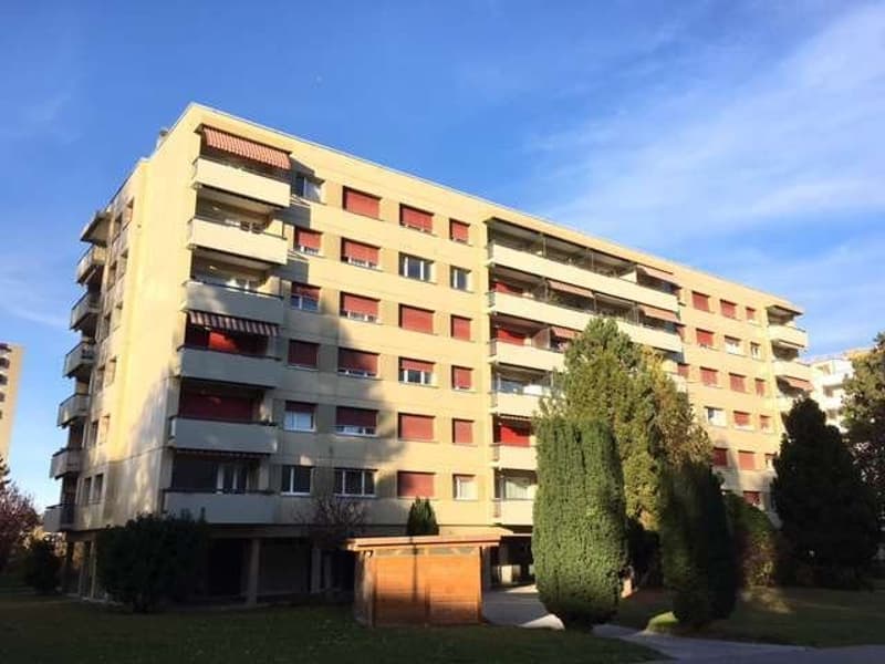 Beaumont - Immeuble avec piscine! (1)