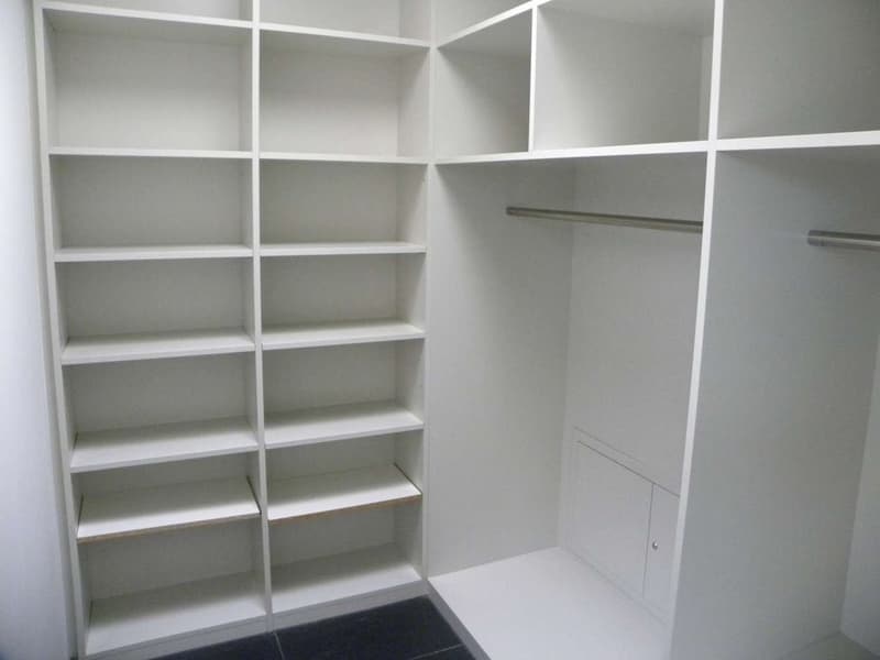 Begehbarer Kleiderschrank