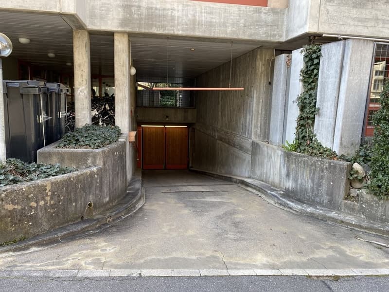 Einstellhallenplatz nähe Eigerplatz! (1)