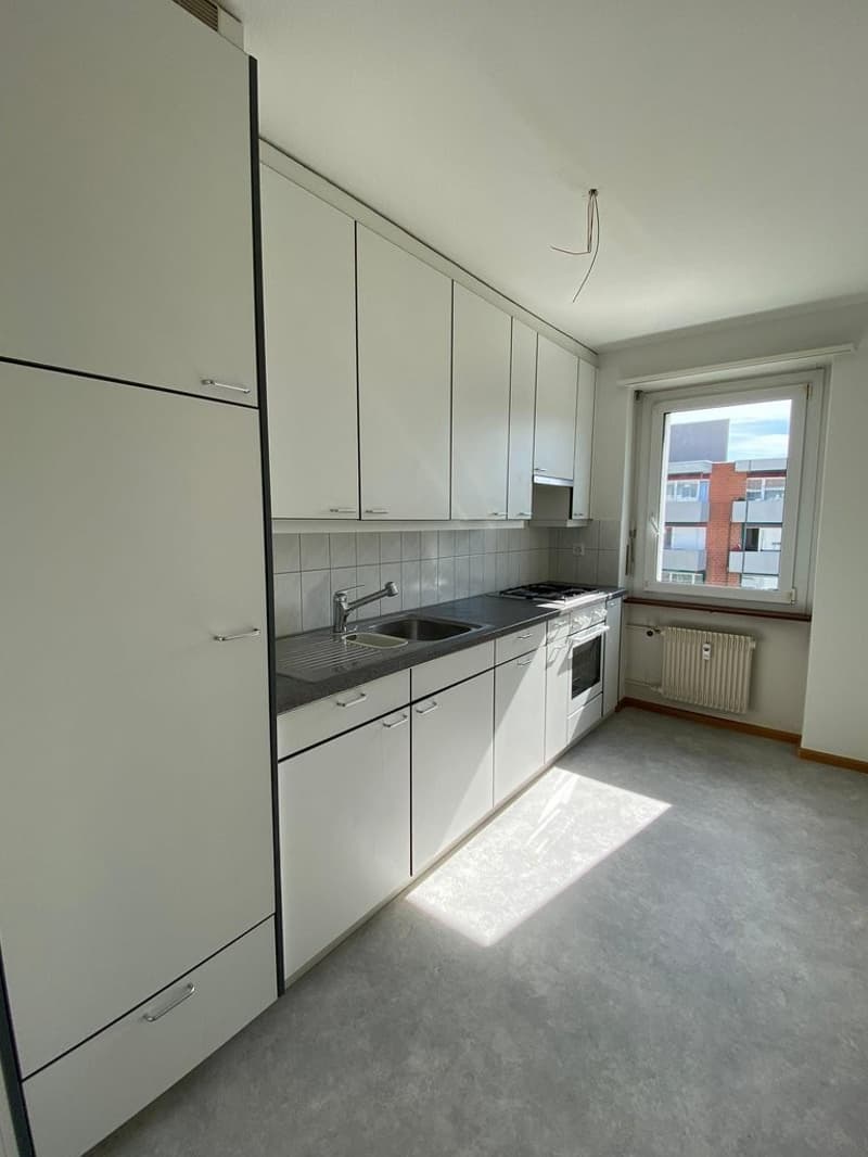 grosse 6-Zimmerwohnung sucht neue Bewohner - auch als WG geeignet (5)