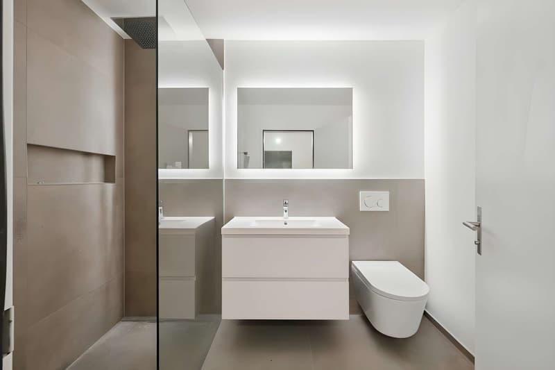 Badezimmer mit Dusche
