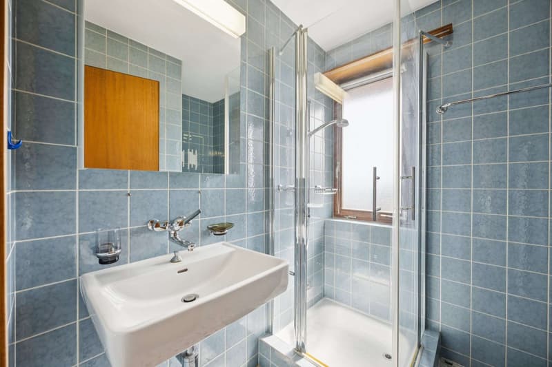 Badezimmer mit Dusche