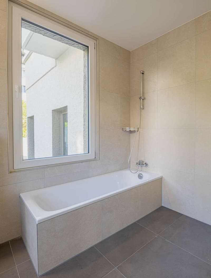 Badezimmer mit Badewanne