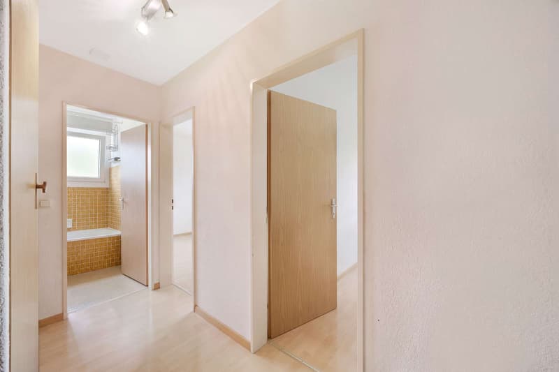 3.5-Zimmer-Wohnung an zentraler Lage in Neuhausen (8)
