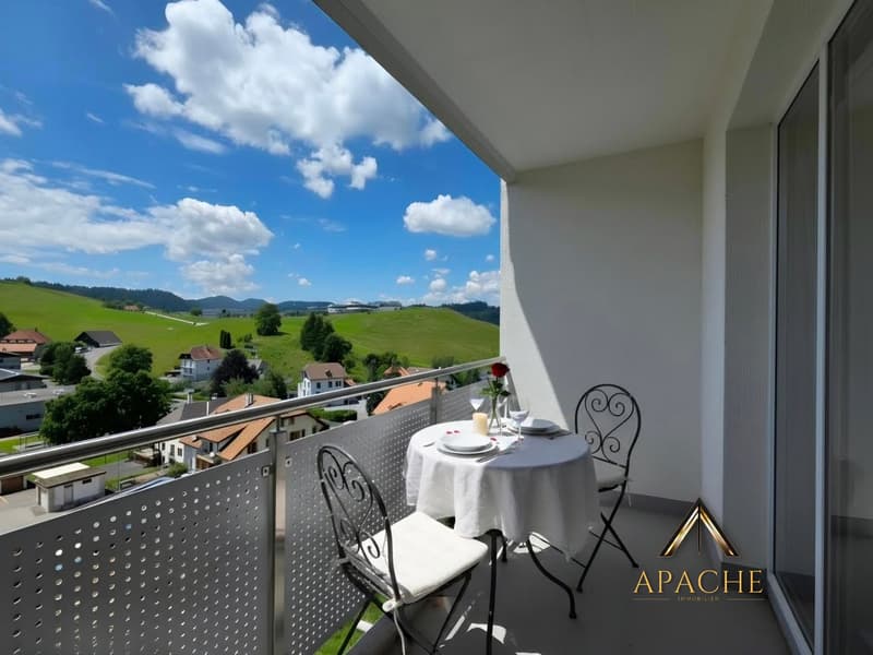 Appartement de 3.5 pièces avec balcon et vue imprenable en position dominante (4)