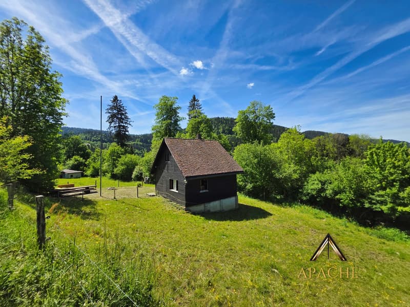 Chalet en pleine nature destiné à une société locale, un club ou une association (1)
