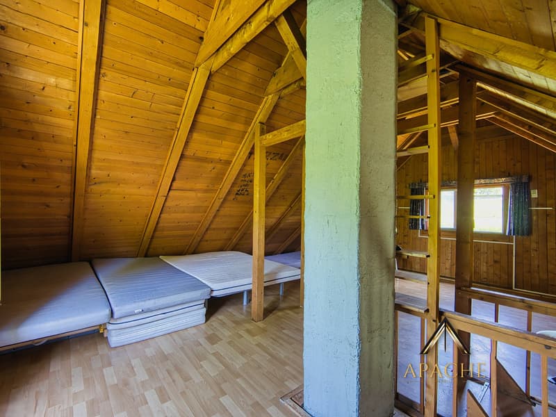 Chalet en pleine nature destiné à une société locale, un club ou une association (12)
