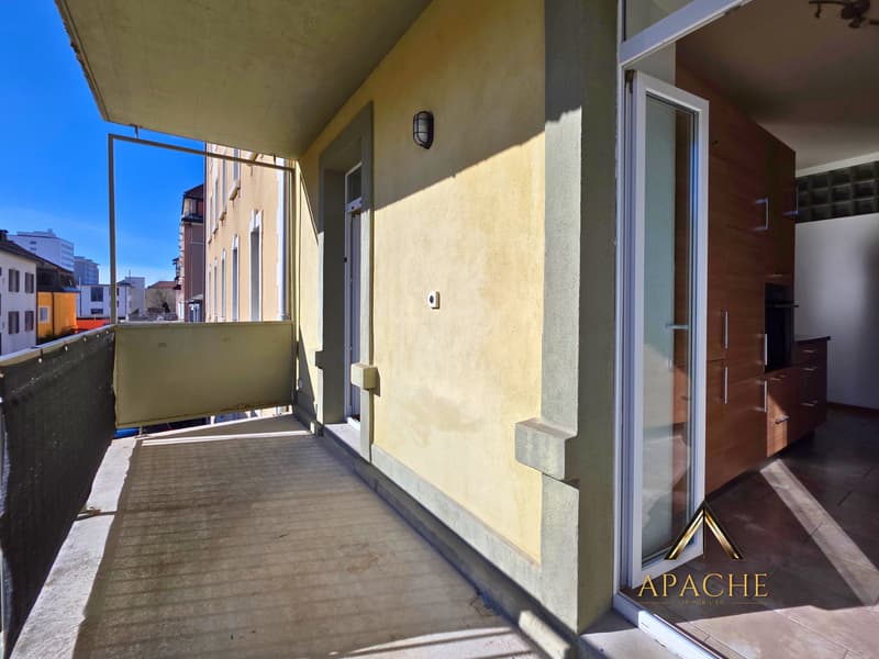 2 + 3.5 pièces ou 5.5 pièces avec grand balcon ? A vous de choisir ! (11)